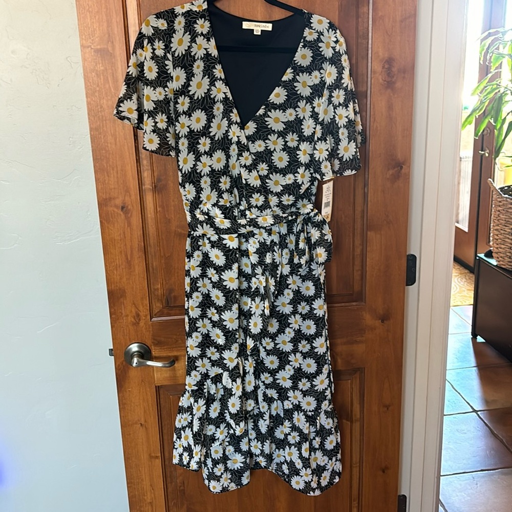 NWT beautiful and light faux wrap dress with tie belt women’s XXL